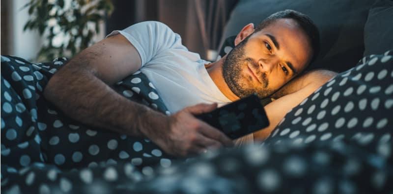 Hati-Hati Lebih Banyak Masa Dengan Telefon, Lebih Teruk Corak Tidur Anda