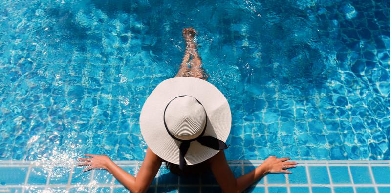 Tolong JANGAN Kencing Masa Mandi Dalam Kolam Renang, Banyak Mudaratnya!