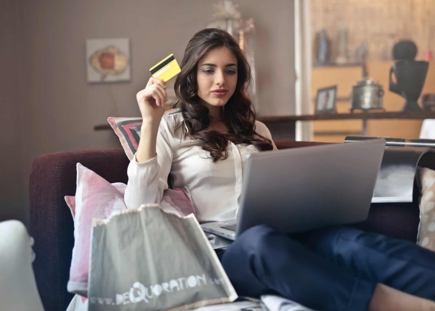 Adakah Anda Ketagihan Online Shopping?