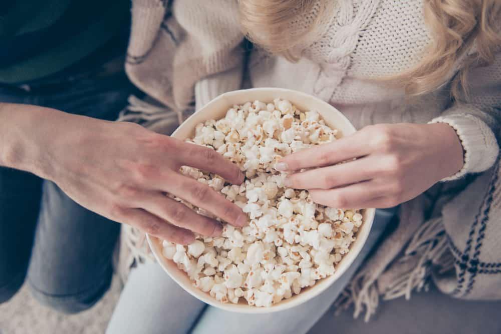 Nak Lebih Sihat Dengan Cara Mudah? Cuba Mula Dengan Makan Popcorn!