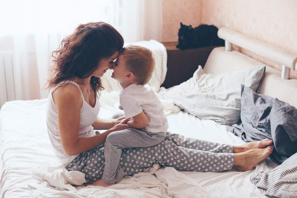 Ini 4 Sebab Kenapa Anak Lelaki Lebih Perlu Sokongan Emosi Dari Ibu Ayah, Berbanding Anak Perempuan!