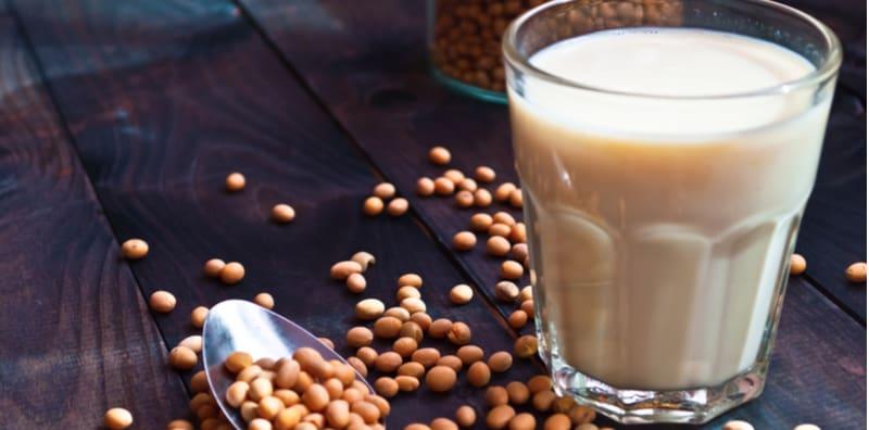 Susu Kacang Soya Lebih Sihat Dan Bermanfaat Daripada Susu Lembu, Betul Ke?