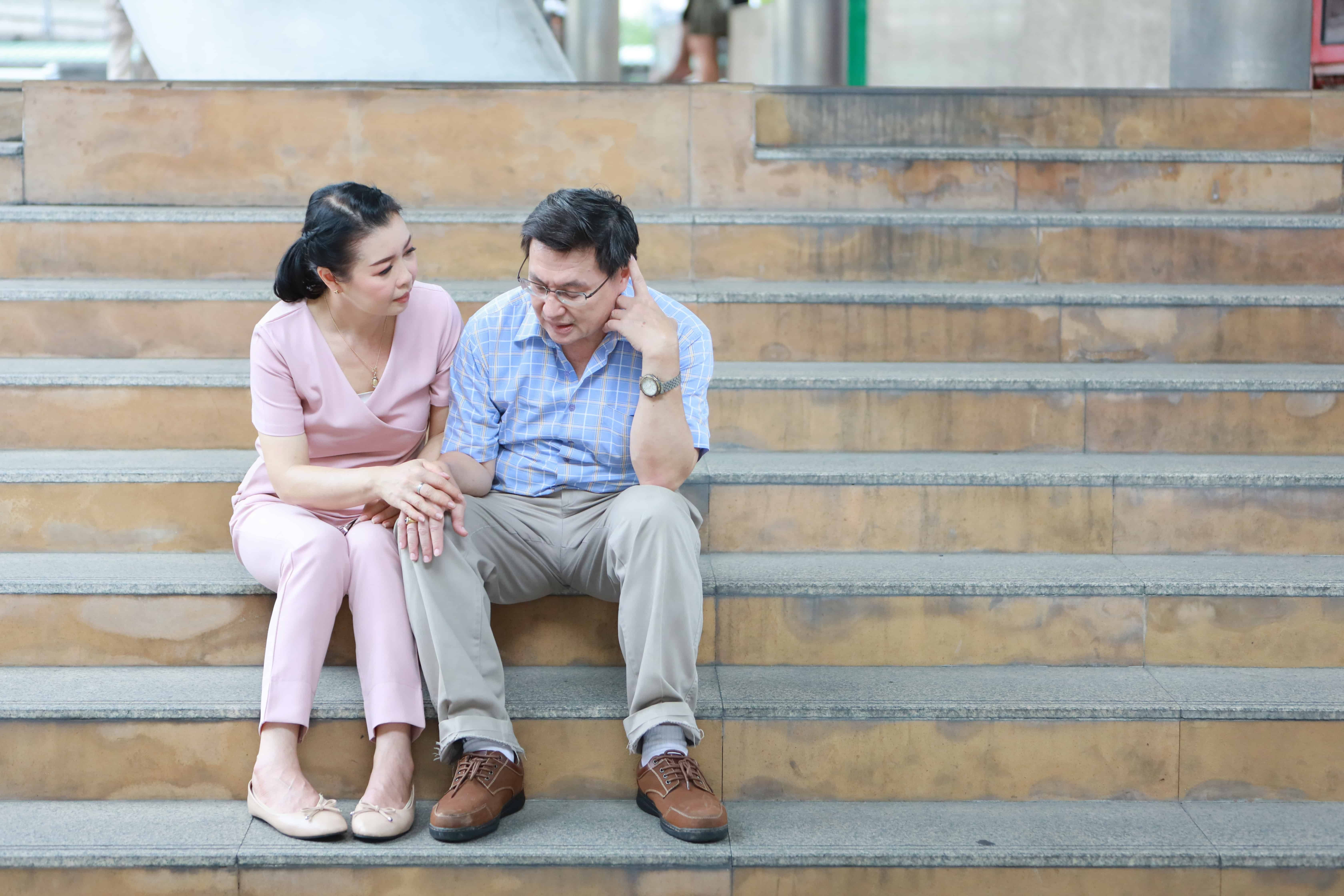 Bagaimana Menjaga Pasangan Dengan Masalah Nyanyuk?