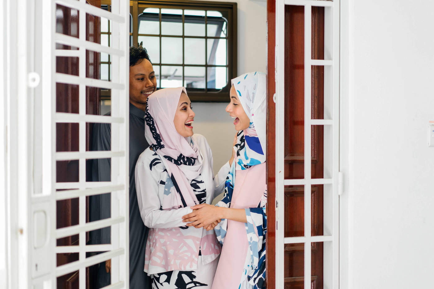 Nak Tambah Kawan? Ikuti 10 Trick Psikologi Ini