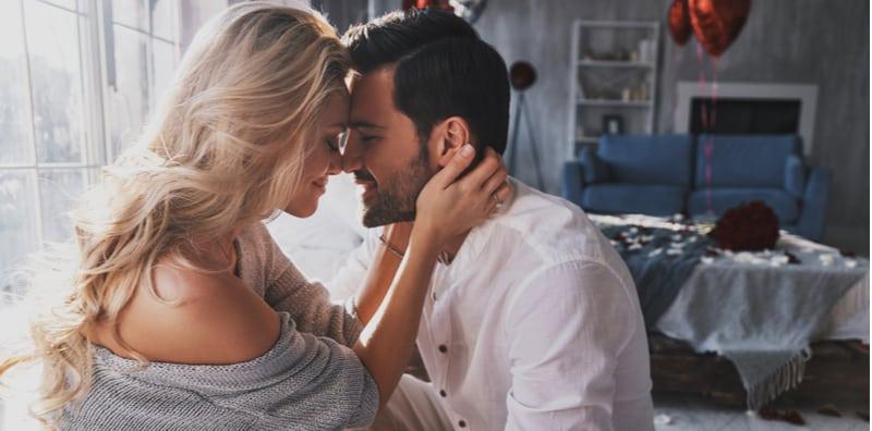 Bangkitkan Nafsu Seksual Si Dia Dengan Sentuh 5 Zon Erotik Ini!