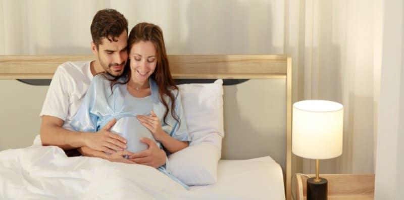 Nak Nikmati Keseronokan 'Bersama' Semasa Hamil? Ini Posisi Seks Selamat Ikut Trimester!