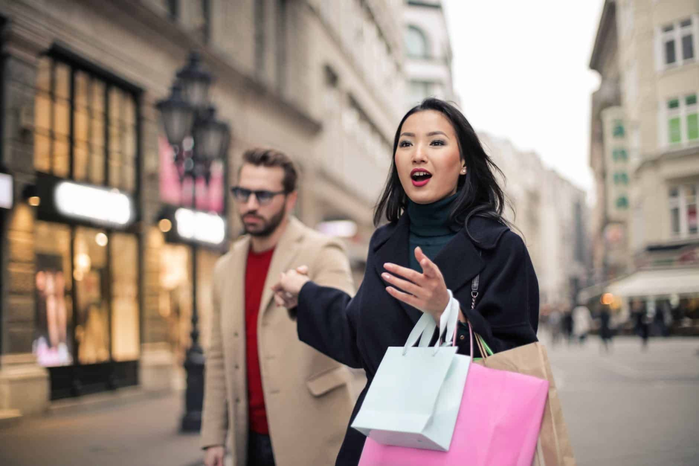 Sering Kering Bila Tengah Bulan? Ini 5 Tip Menabung Suami Isteri WAJIB Buat!