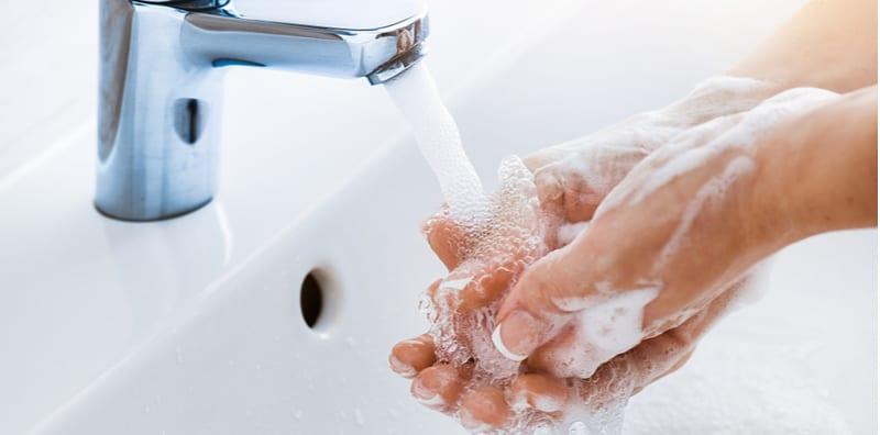 Nak Elak Kulit Kering Sebab Selalu Cuci Tangan? Ada 7 Tip Anda Boleh Buat!