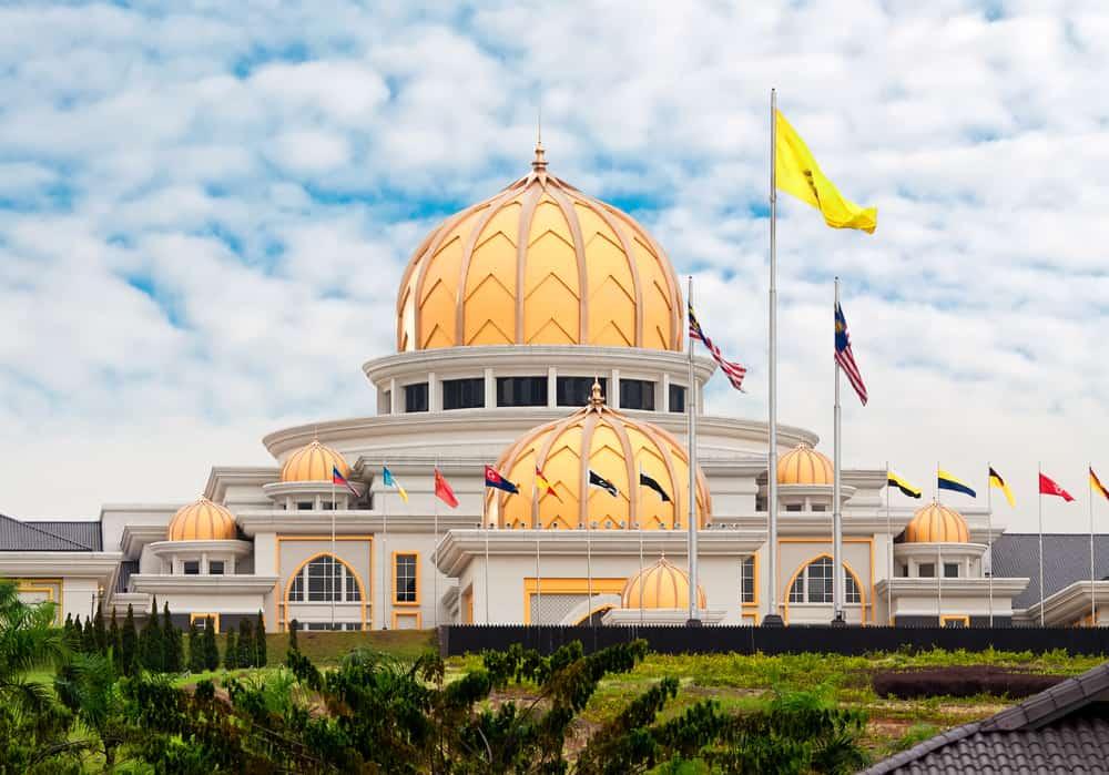 7-kakitangan-istana-negara-pula-sah-positif-covid-19