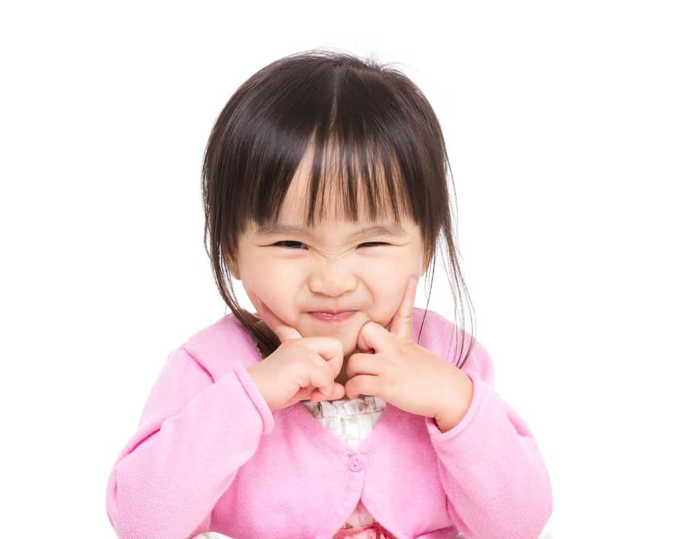 Si Kecil Suka Pegang Muka? Ajar 5 Taktik Mudah Elak Sentuh Wajah, Pasti Anak Ikut