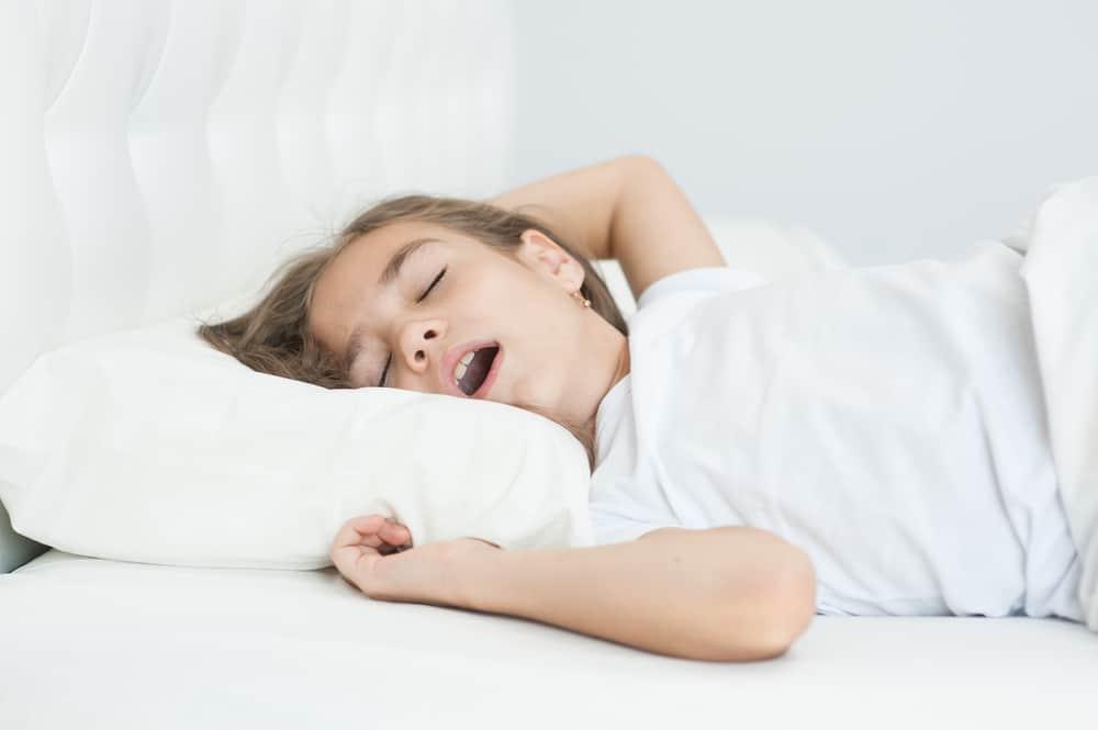 Rasa Comel Lihat Anak Tidur Sambil Mulut Ternganga, Jangan Biarkan! BAHAYA Menanti Si Kecil