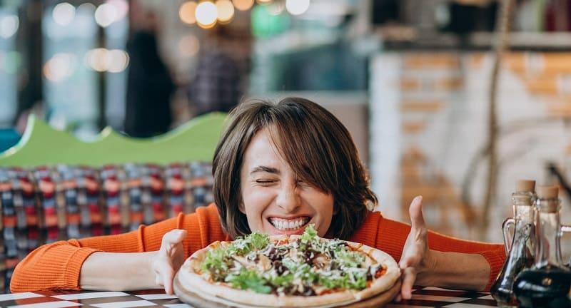 Makan Tak Ingat Dunia? Ini Mesti Tanda Nak Period, Ada 5 Cara Mudah Untuk Atasinya