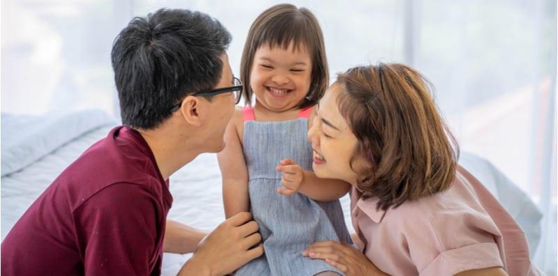 Ada Anak Autisme? Ini 9 Cara Terbaik Bantu Perkembangan Anak