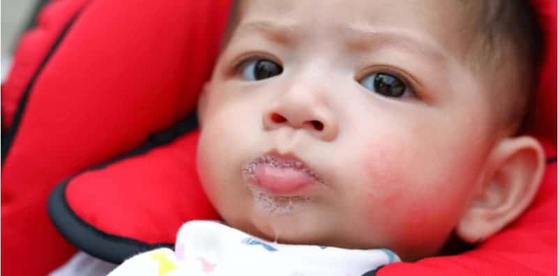 air-liur-bayi-meleleh