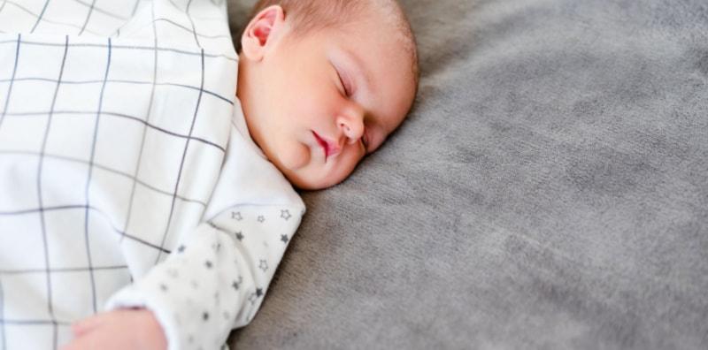 Ibu, Jangan Biarkan Bayi Tidur Lama Untuk Elak 5 Keadaan Ini!