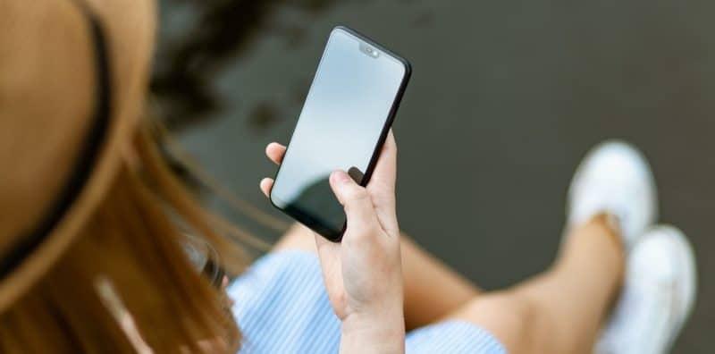 Main Telefon Bimbit Lebih 4 Jam Sehari? Jangan Abaikan Sakit Pada Pergelangan Tangan Anda!