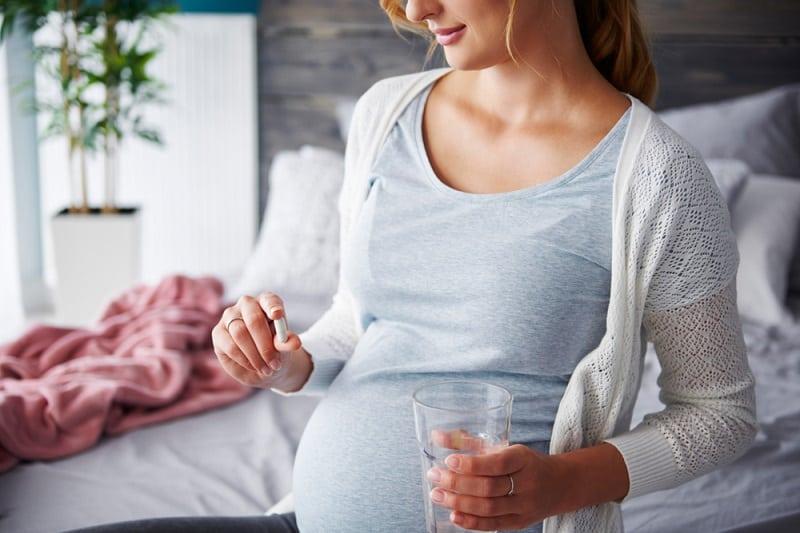 Nutrisi Dah Cukup Jika Ibu Hamil Makan Vitamin Pranatal, Betul Ke? Ini Yang Anda Patut Tahu