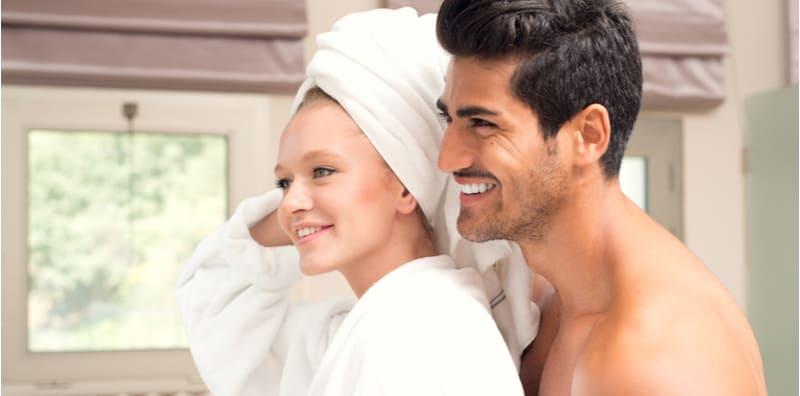 mandi-bersama-pasangan