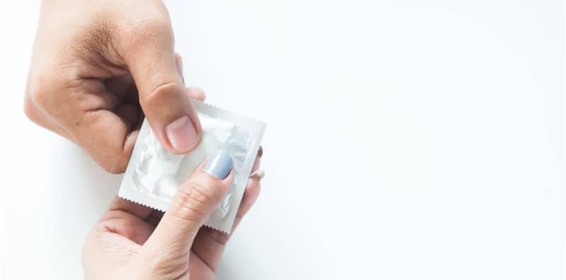 cara-pakai-kondom-wanita