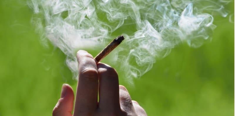 Ganja Bukan Saja Buat Ketagih, Tapi Juga Boleh Buat Lelaki & Wanita Mandul, Benar Ke?