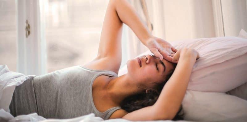 cara-untuk-tidur-demam