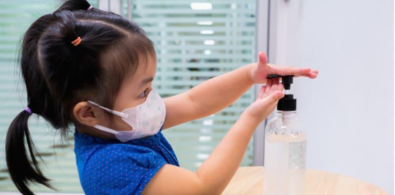 Hati-Hati Ada Kes Anak Termakan Hand Sanitizer, Jangan Biar Anak Bermain Botol Pembasmi Kuman!