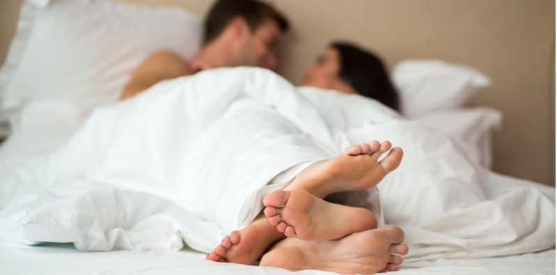 3 Cara Beronani 'Bersama' Sebelum Beraksi Di Ranjang, Adakah Ia Bantu Tahap Seksual Anda?