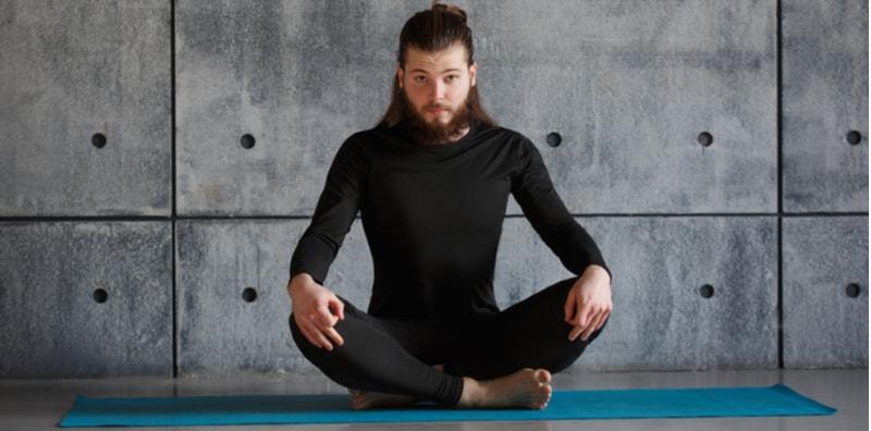 Siapa Cakap Lelaki Tak Perlu Buat Yoga? Ada Manfaat Untuk Kesihatan Seksual Okay!