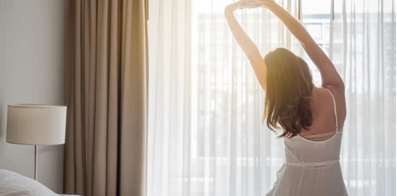 Rasa Lesu Ketika Bangun Tidur? Lakukan Senaman Regangan Ini Untuk Kekal Segar, 10 Minit Saja!