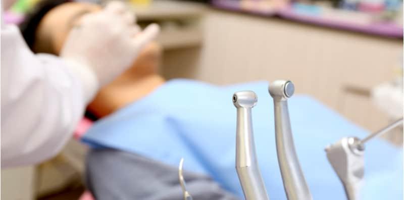 Kerap 'Scaling' Gigi Untuk Dapatkan Senyuman Menawan? Baca Ini Dulu Sebelum Sesi Seterusnya..