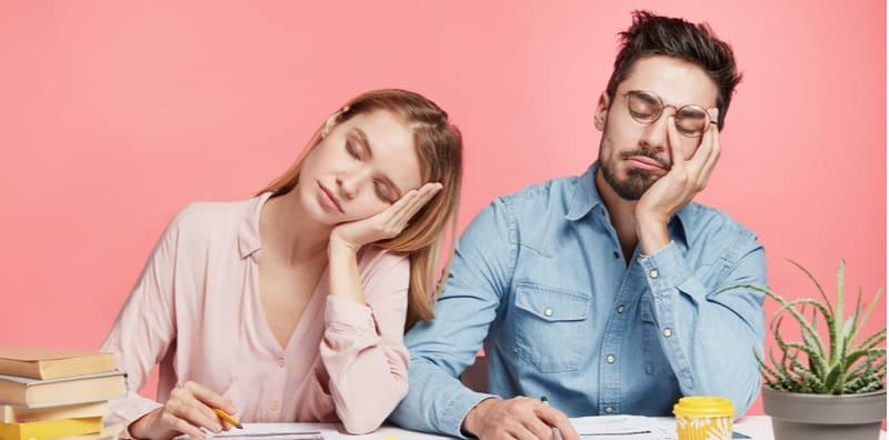 Nafsu Berahi Hilang Akibat Tak Cukup Tidur? Ini Kesan Jika Anda Tak Jaga Waktu Tidur!