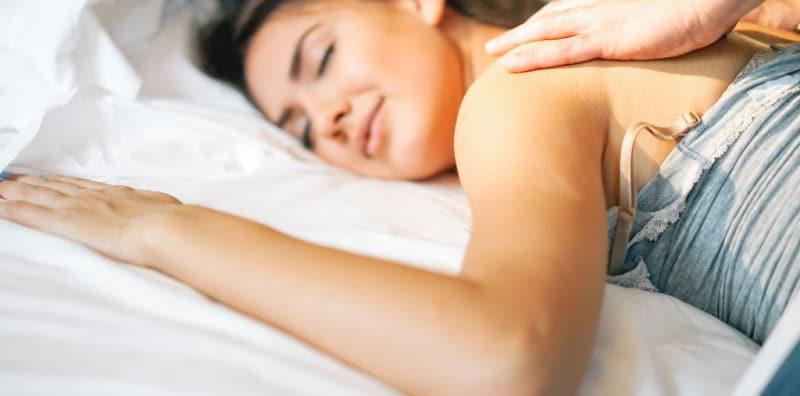 Isteri Ada Masalah Sukar Terangsang Ketika Seks? Mungkin Boleh Cuba Urutan 'Yoni' Ini!