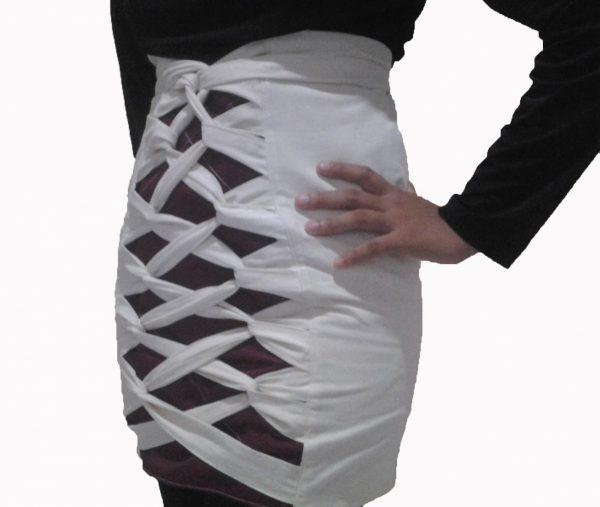 Nak Kembali Langsing Lepas Bersalin, Pakai Bengkung, Tapi Benarkah Ini Manfaatnya? Atau Ada Mudarat?