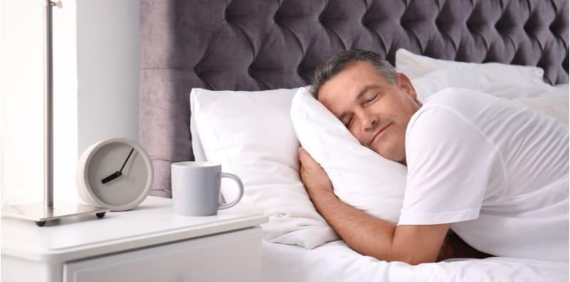 Posisi Tidur Mana Yang Paling Sihat? Cara Tidur Ini Boleh Buat Awet Muda Juga, Tau!