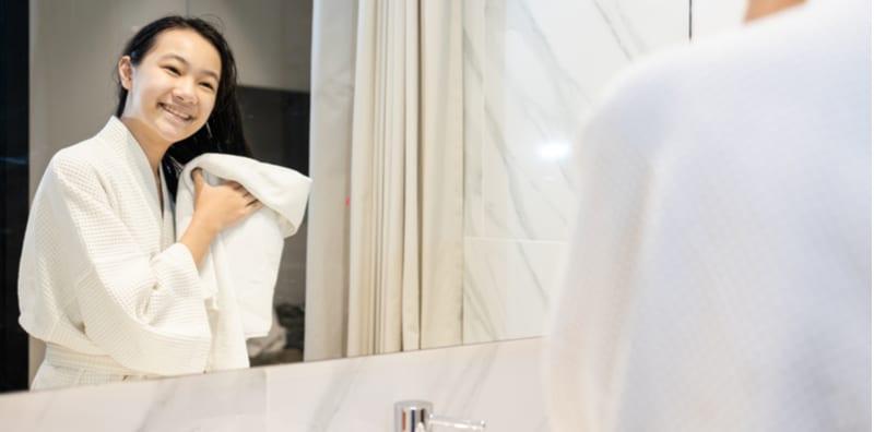 Benarkah Jika Kerap Mandi Malam Boleh Buat Paru-Paru Berair? Ini Jawapannya!