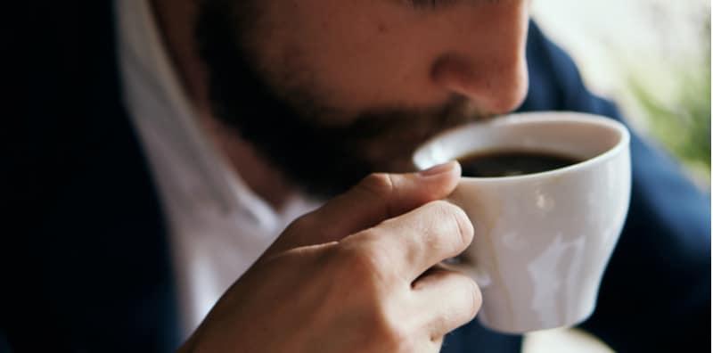Elak Jenis Makanan Dan Minuman Ini Jika Tekak Rasa Perit Dan Gatal!