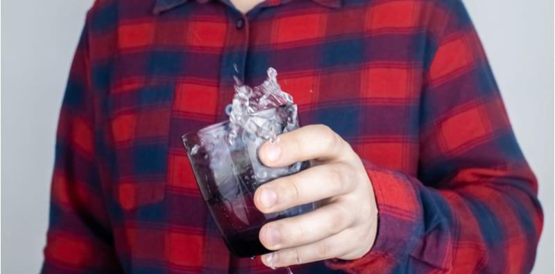 10 Masalah Ini Punca Anda Alami Tangan Bergetar, Jangan Ambil Ringan!