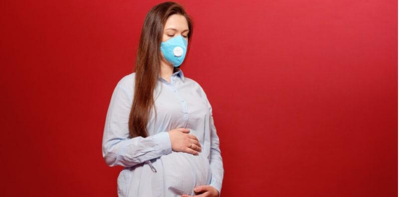 wanita-hamil-pelitup-muka