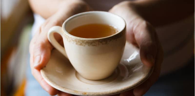 Minum Teh Dipercayai Kurangkan Risiko Tulang Rentak, Malah Ada 7 Kebaikan Lain