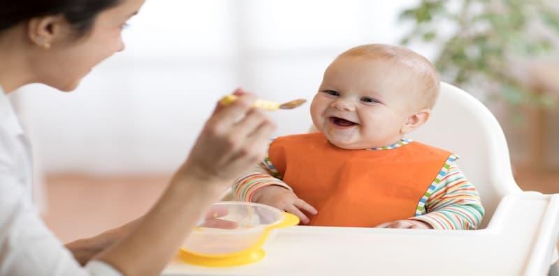 Si Manja Dah Boleh Makan? Ini Masa Sesuai Perkenalkan Makanan Alahan Kepada Anak