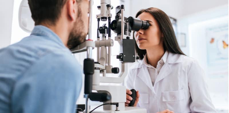 Apa Yang Dimaksudkan Dengan Mata Yang Sihat? Ketahui Simptom, Diagnosis & Rawatan