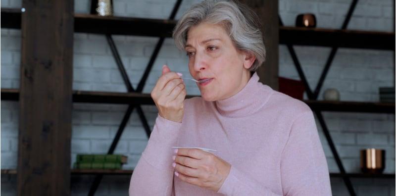 Nak Elak Orang Tua Dapat Jangkitan? Berikan Ibu Bapa Anda Makanan Kaya Probiotik