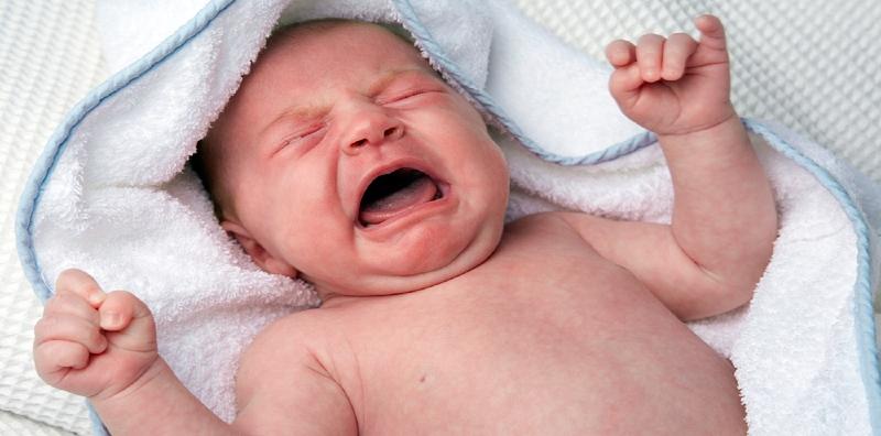 Bayi Menyusu Turut Berisiko Dehidrasi? Parents, Kenal Pasti 17 Tanda Ini & Cara Atasinya