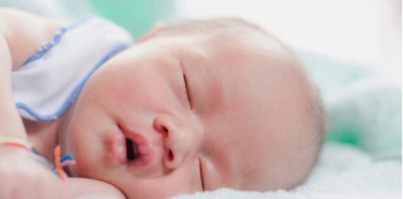 Terkejut Dengar Bayi Berdengkur Kuat, Bahaya Ibu Jika Ia Muncul Bersama Simptom Lain!