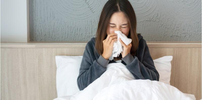 Tak Tahan Selalu Bersin Sewaktu Bangun Tidur? Ini Mungkin Sebab Alergi Pagi!