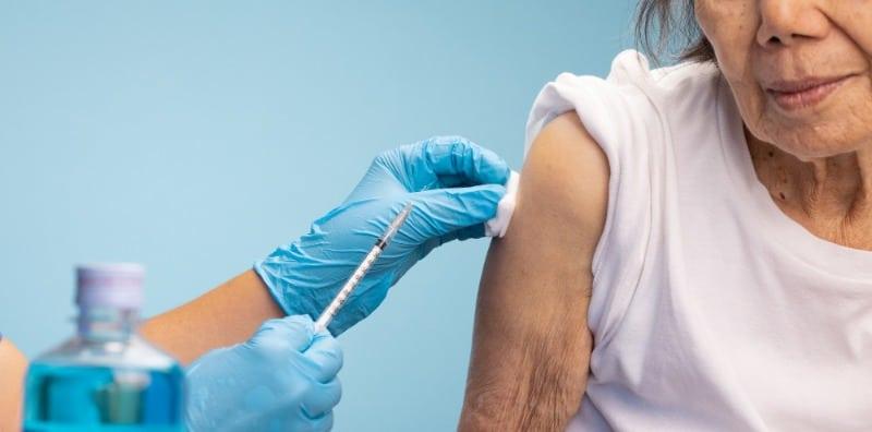 suntikan-vaksin-pneumococcal