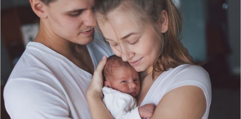 Pertama Kali Bergelar Mama Papa? Ini Antara Perkara Asas Mengenai Bayi Patut Anda Tahu