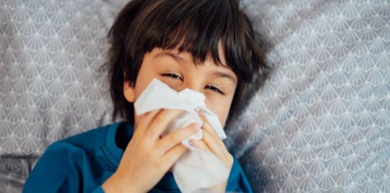 Mak Ayah Jangan Panik Jika Anak Selesema, Uruskannya Dengan 4 Cara Ini!