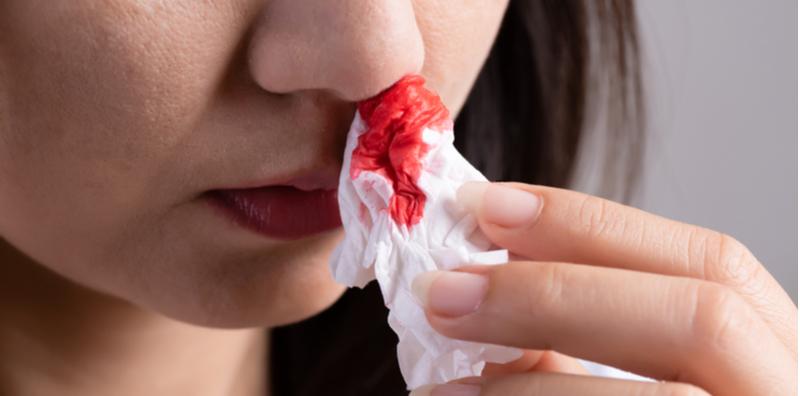 Najis Anda Berwarna Hitam? Betul Ke Ini Sebab Tertelan Darah Pada Hidung?