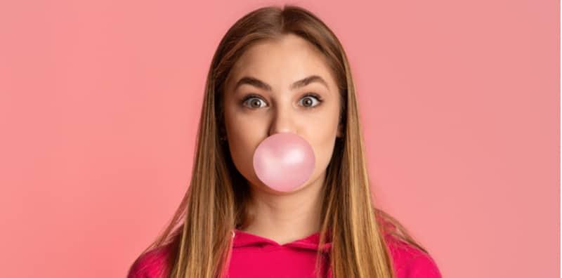 Tanpa Sedar, Tertelan 'Chewing Gum'! Benarkah Ia Akan Melekat Dalam Perut?